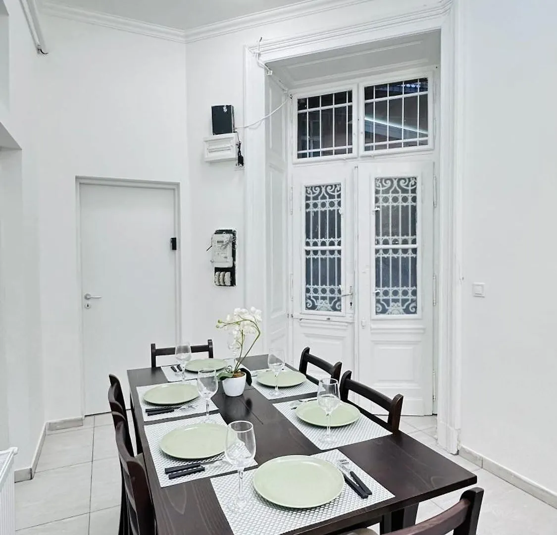 Homestay Ulloi-0 Apartment - 5Min To Corvin Negyed, Aldi Budapest